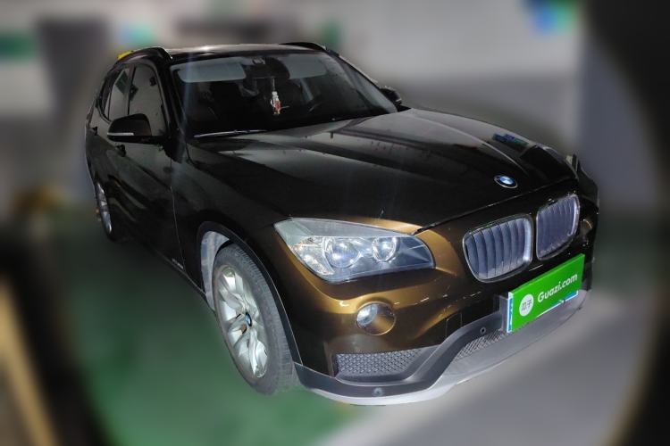 Used BMW X1 2014 sDrive18i Fashion Model Front Right 45 Deg