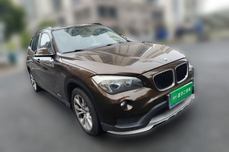Used BMW X1 2014 sDrive18i Fashion Model Front Right 45 Deg