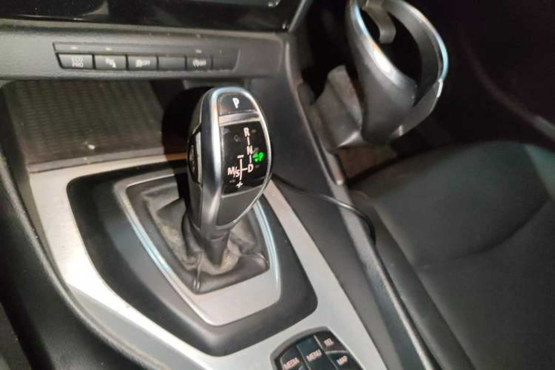 Used BMW X1 2014 sDrive18i Leading Model Gear Lever