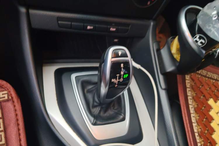Used BMW X1 2014 sDrive18i Fashion Model Gear Lever