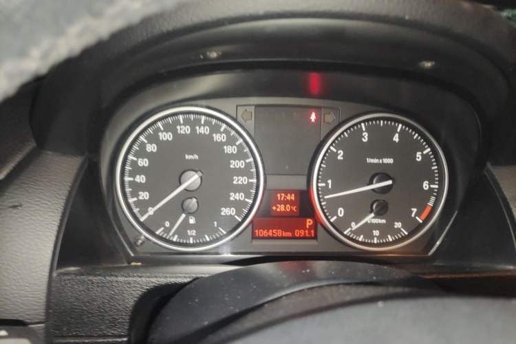Used BMW X1 2014 sDrive18i Fashion Model Instrument Cluster