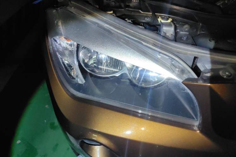 Used BMW X1 2014 sDrive18i Fashion Model Right Front Headlight