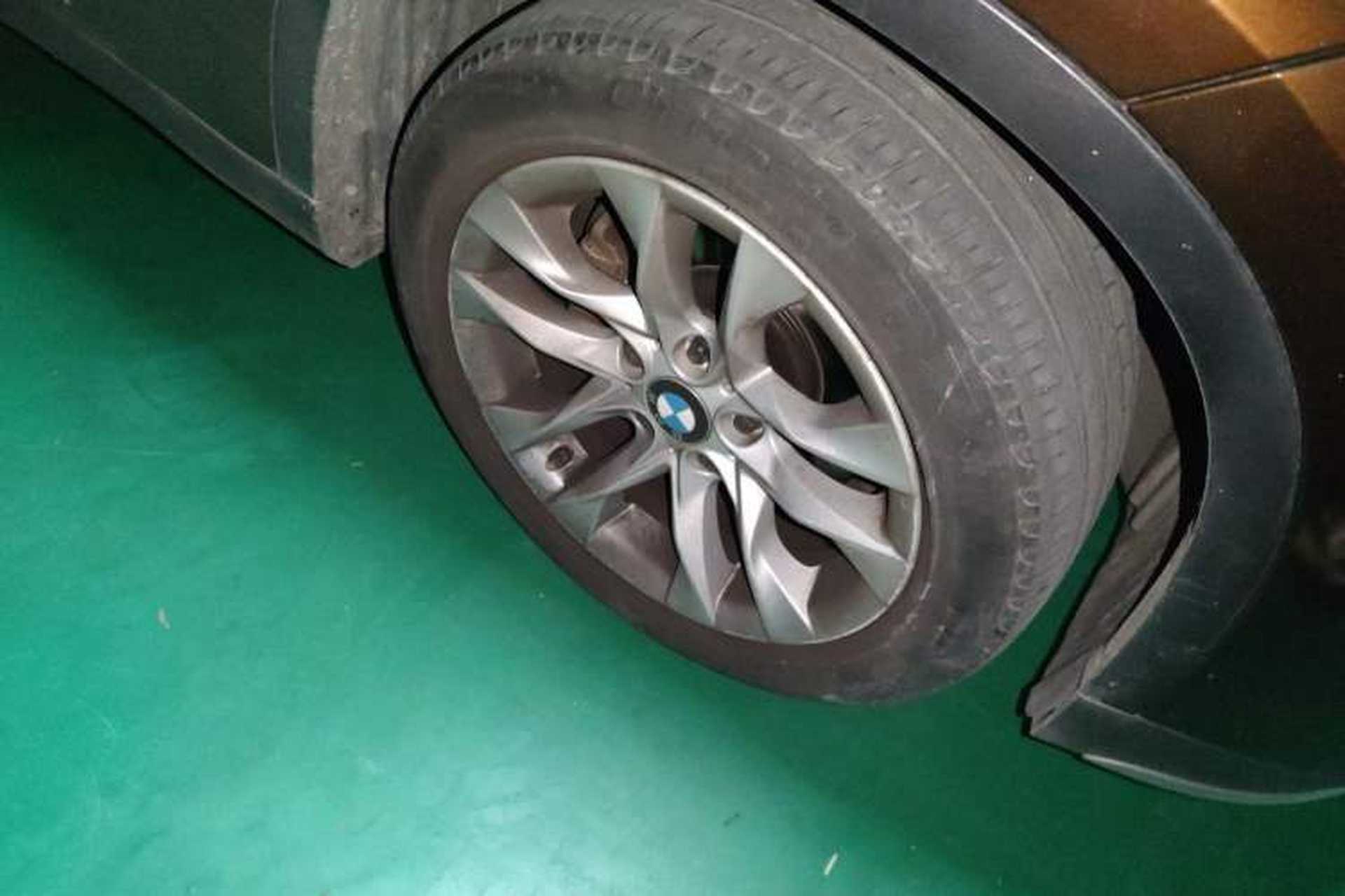 Used BMW X1 2014 sDrive18i Leading Model Right Front Wheel Hub