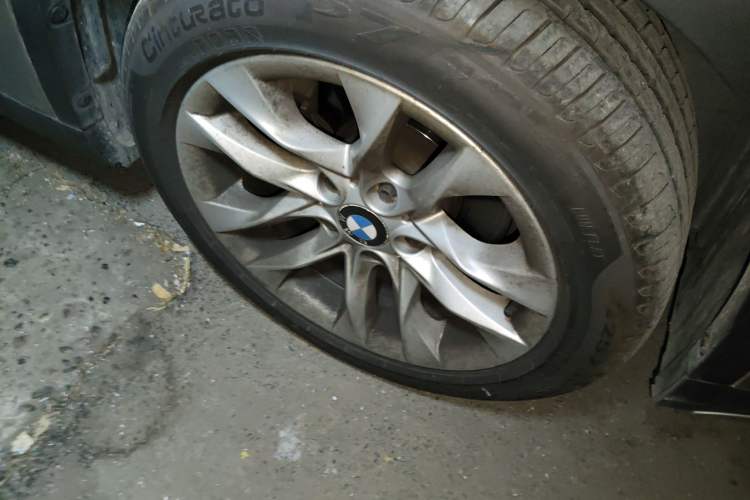 Used BMW X1 2014 sDrive18i Leading Model Right Front Wheel Hub
