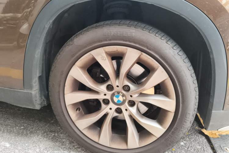 Used BMW X1 2014 sDrive18i Leading Model Right Front Wheel Hub