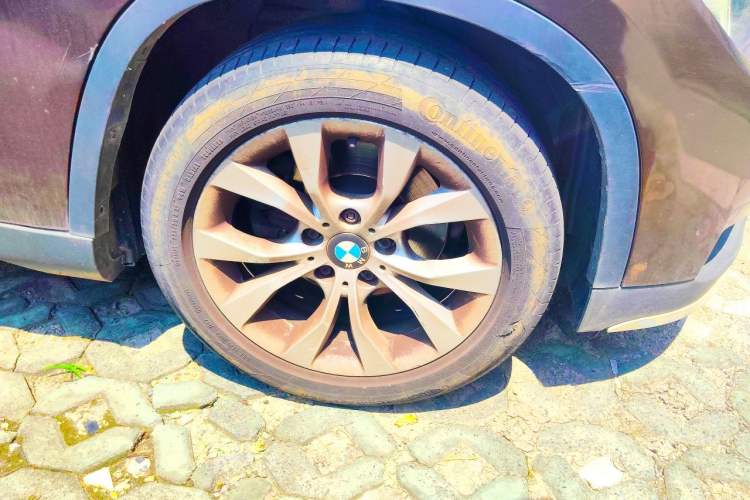 Used BMW X1 2014 sDrive18i Fashion Model Right Front Wheel Hub