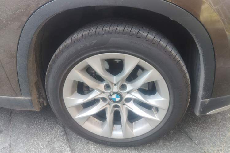 Used BMW X1 2014 sDrive18i Fashion Model Right Front Wheel Hub