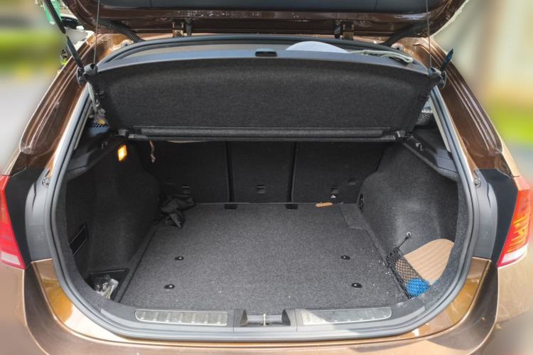 Used BMW X1 2014 sDrive18i Leading Model Trunk