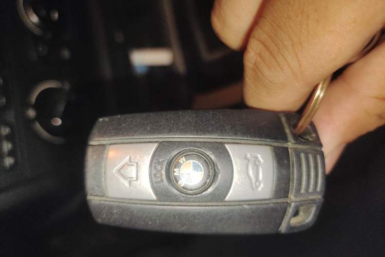Used BMW X1 2014 sDrive18i Fashion Model Vehicle Key