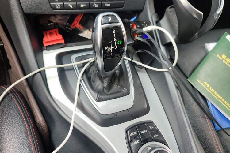 Used BMW X1 2014 xDrive20i Sports Design Package Gear Lever