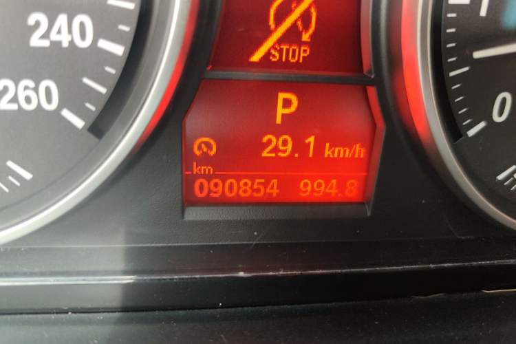 Used BMW X1 2014 xDrive20i Sports Design Package Odometer Close Up