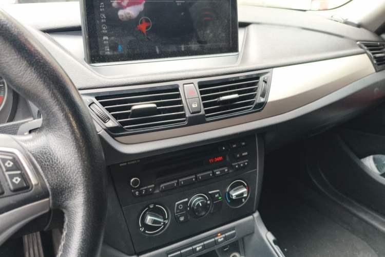 Used BMW X1 2014 sDrive18i Fashion Model Audio And AC Panel