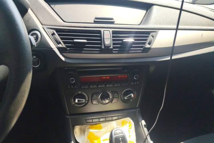 Used BMW X1 2014 sDrive18i Fashion Model Audio And AC Panel