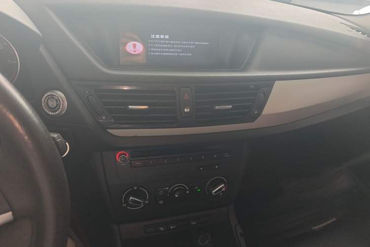 Used BMW X1 2014 sDrive18i Fashion Model Audio And AC Panel