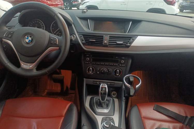 Used BMW X1 2014 sDrive18i Fashion Model Audio And AC Panel