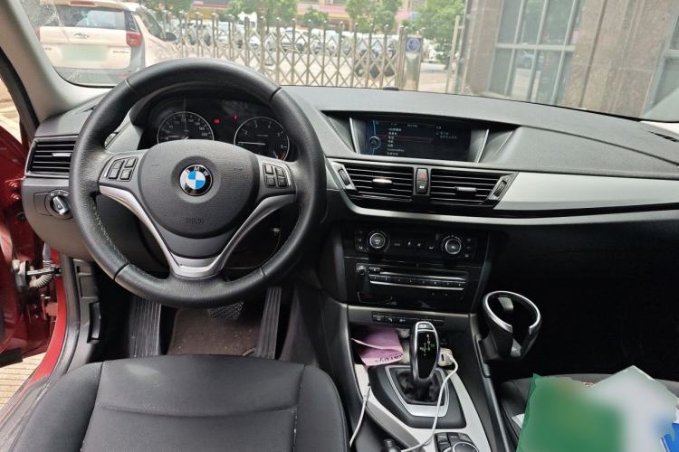 Used BMW X1 2014 sDrive18i Leading Model Center Console