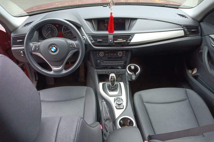 Used BMW X1 2014 sDrive18i Leading Model Center Console