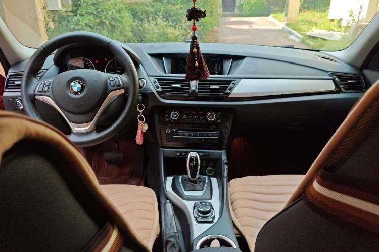 Used BMW X1 2014 sDrive18i Leading Model Center Console