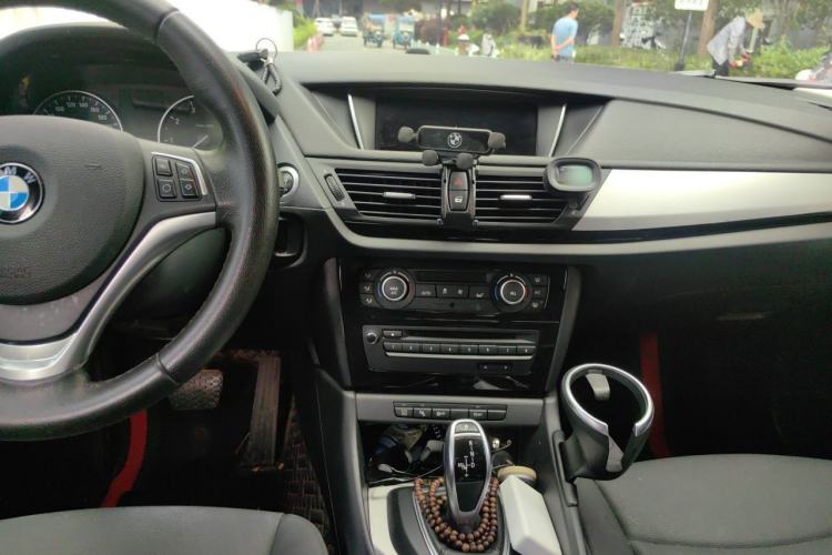 Used BMW X1 2014 sDrive18i Leading Model Center Console