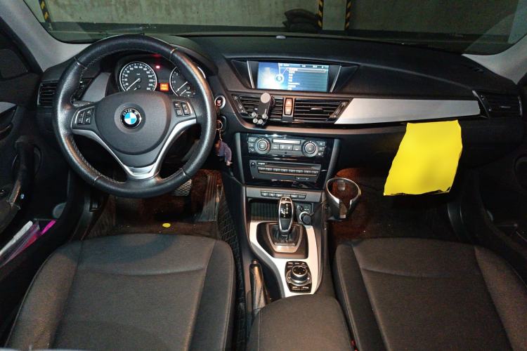 Used BMW X1 2014 sDrive18i Leading Model Center Console