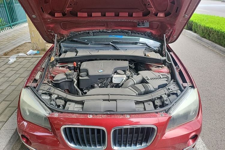 Used BMW X1 2014 sDrive18i Fashion Model Engine Bay