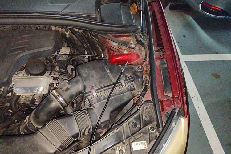 Used BMW X1 2014 sDrive18i Fashion Model Engine Bay Left