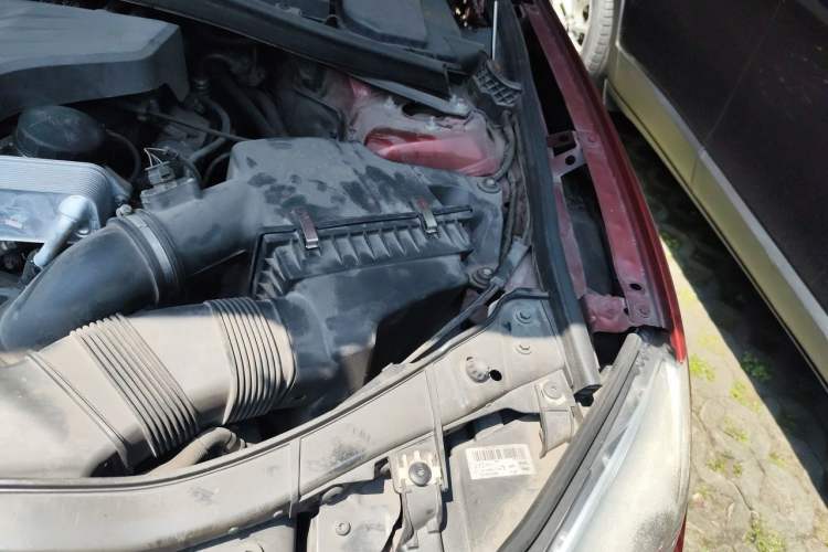 Used BMW X1 2014 sDrive18i Fashion Model Engine Bay Left