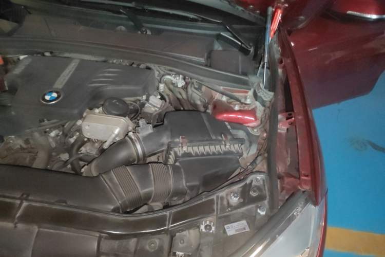 Used BMW X1 2014 sDrive18i Fashion Model Engine Bay Left