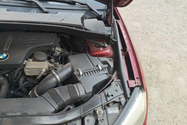 Used BMW X1 2014 sDrive18i Fashion Model Engine Bay Left