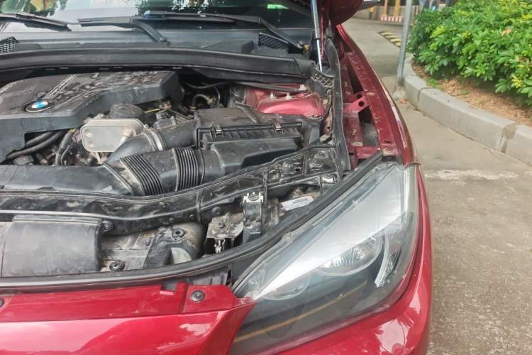 Used BMW X1 2014 sDrive18i Fashion Model Engine Bay Left