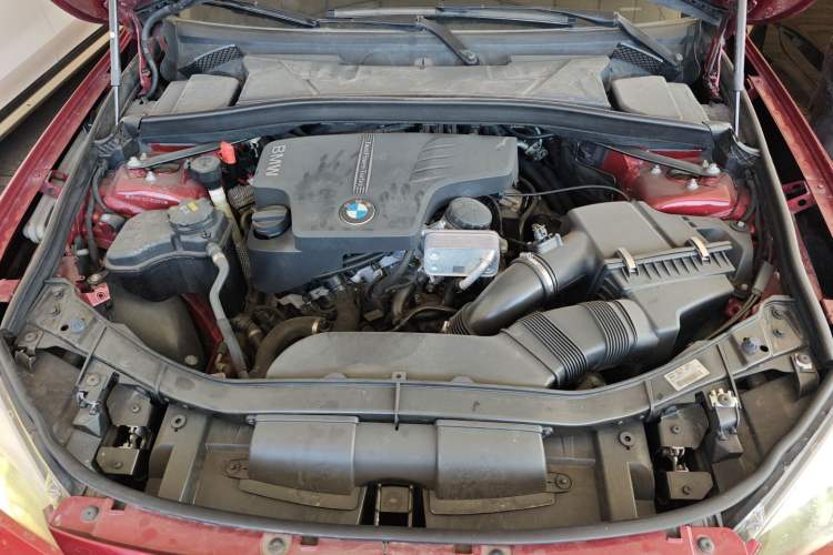 Used BMW X1 2014 sDrive18i Fashion Model Engine Bay