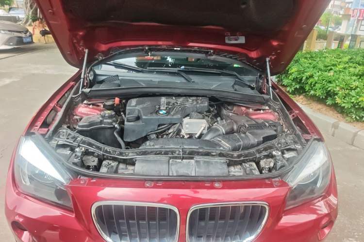 Used BMW X1 2014 sDrive18i Fashion Model Engine Bay