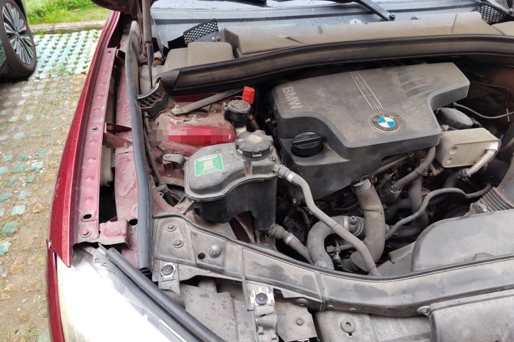 Used BMW X1 2014 sDrive18i Fashion Model Engine Bay Right