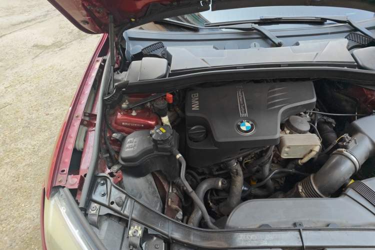 Used BMW X1 2014 sDrive18i Fashion Model Engine Bay Right