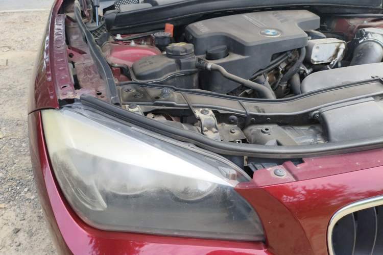 Used BMW X1 2014 sDrive18i Fashion Model Engine Bay Right