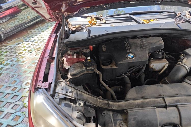 Used BMW X1 2014 sDrive18i Fashion Model Engine Bay Right