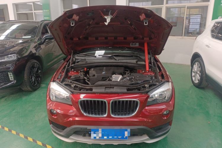 Used BMW X1 2014 sDrive18i Fashion Model Engine Bay