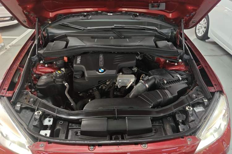 Used BMW X1 2014 sDrive18i Fashion Model Engine Bay