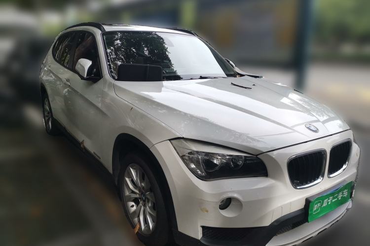 Used BMW X1 2014 sDrive18i Fashion Model Front Right 45 Deg