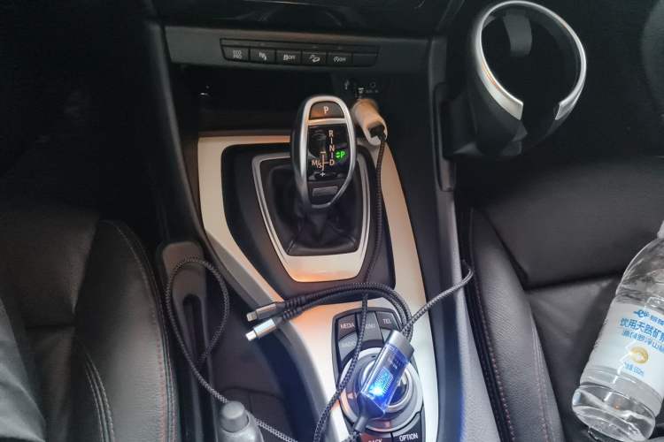 Used BMW X1 2014 xDrive20i Sports Design Package Gear Lever