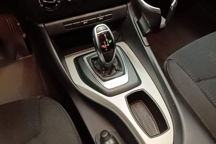 Used BMW X1 2014 sDrive18i Fashion Model Gear Lever