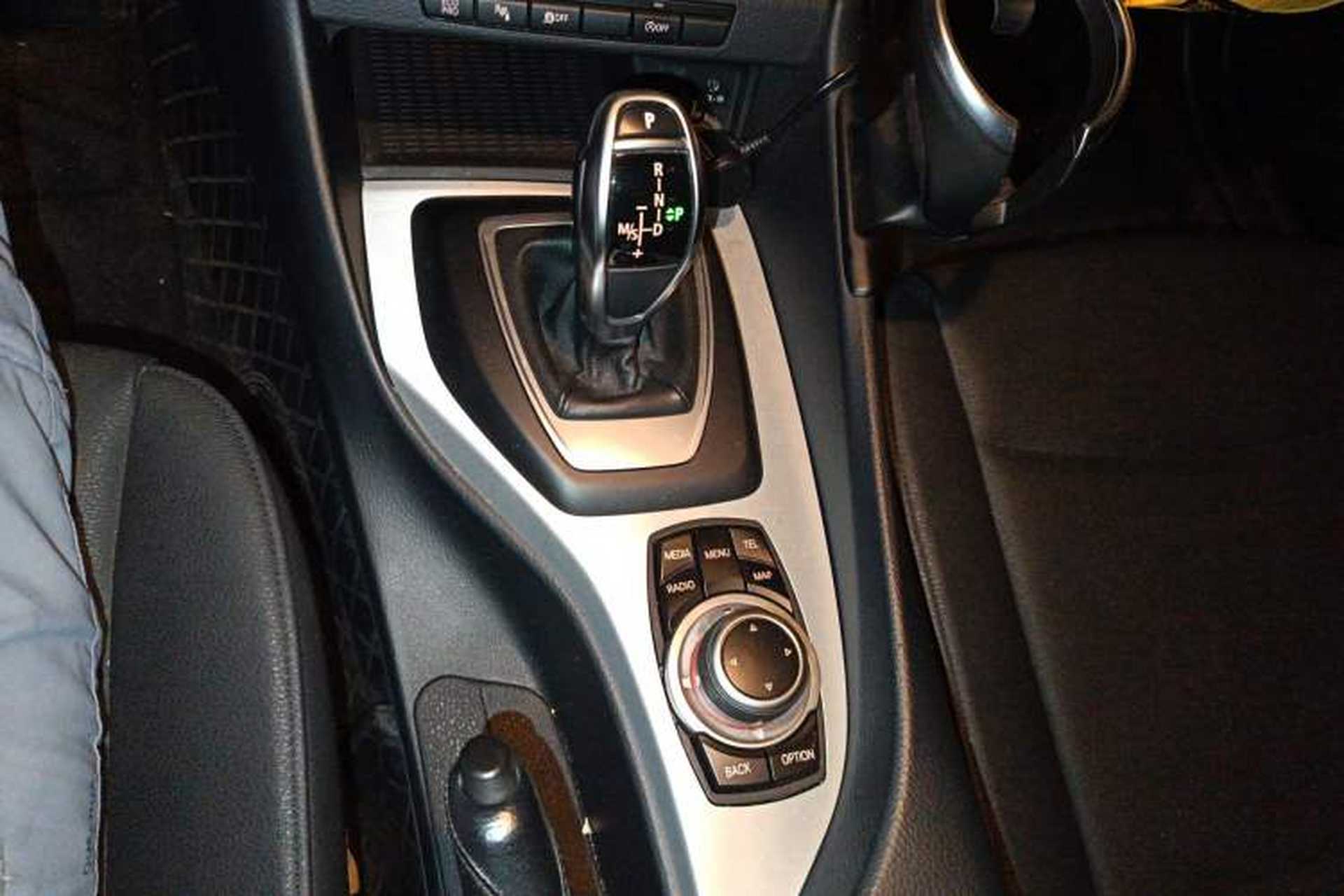 Used BMW X1 2014 sDrive18i Leading Model Gear Lever
