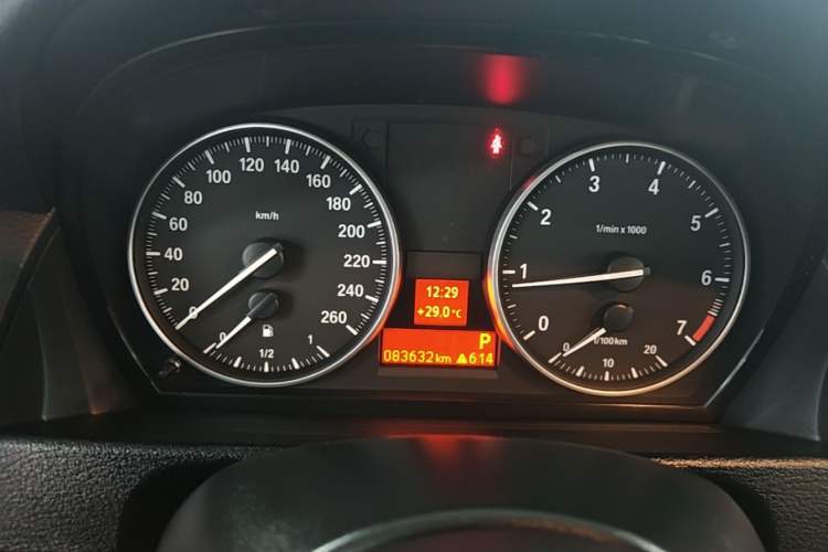 Used BMW X1 2014 sDrive18i Fashion Model Instrument Cluster