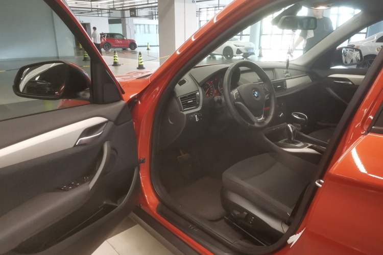 Used BMW X1 2014 sDrive18i Fashion Model Interior 3