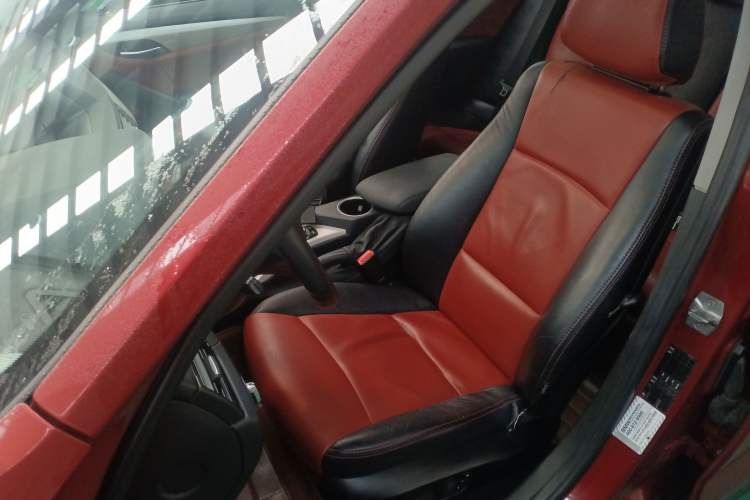 Used BMW X1 2014 sDrive18i Fashion Model Left Front Seat