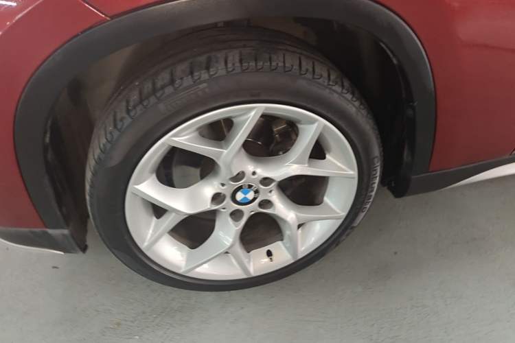 Used BMW X1 2014 xDrive20i X Design Package Left Front Wheel Hub