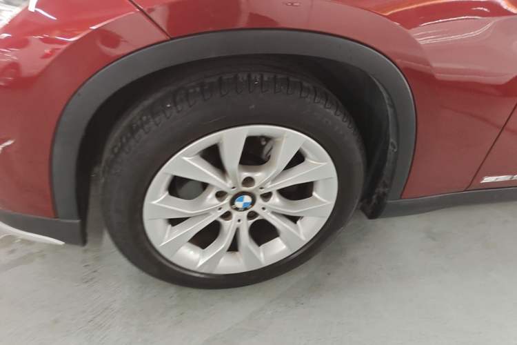 Used BMW X1 2014 sDrive18i Fashion Model Left Front Wheel Hub