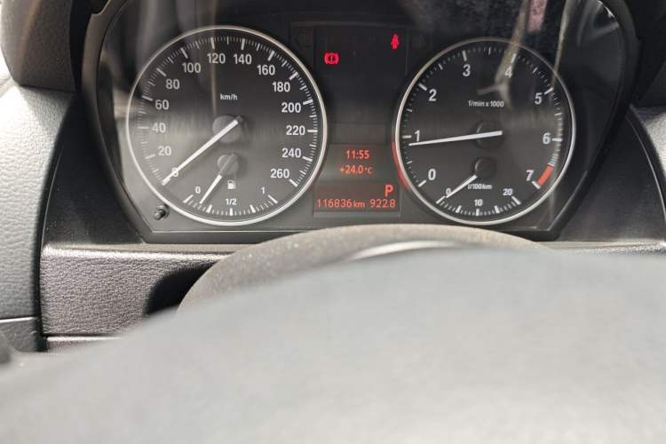 Used BMW X1 2014 sDrive18i Leading Model Odometer Close Up