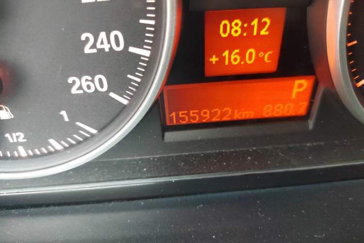 Used BMW X1 2014 sDrive18i Fashion Model Odometer Close Up
