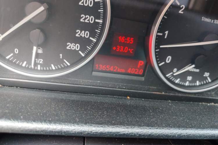 Used BMW X1 2014 sDrive18i Fashion Model Odometer Close Up